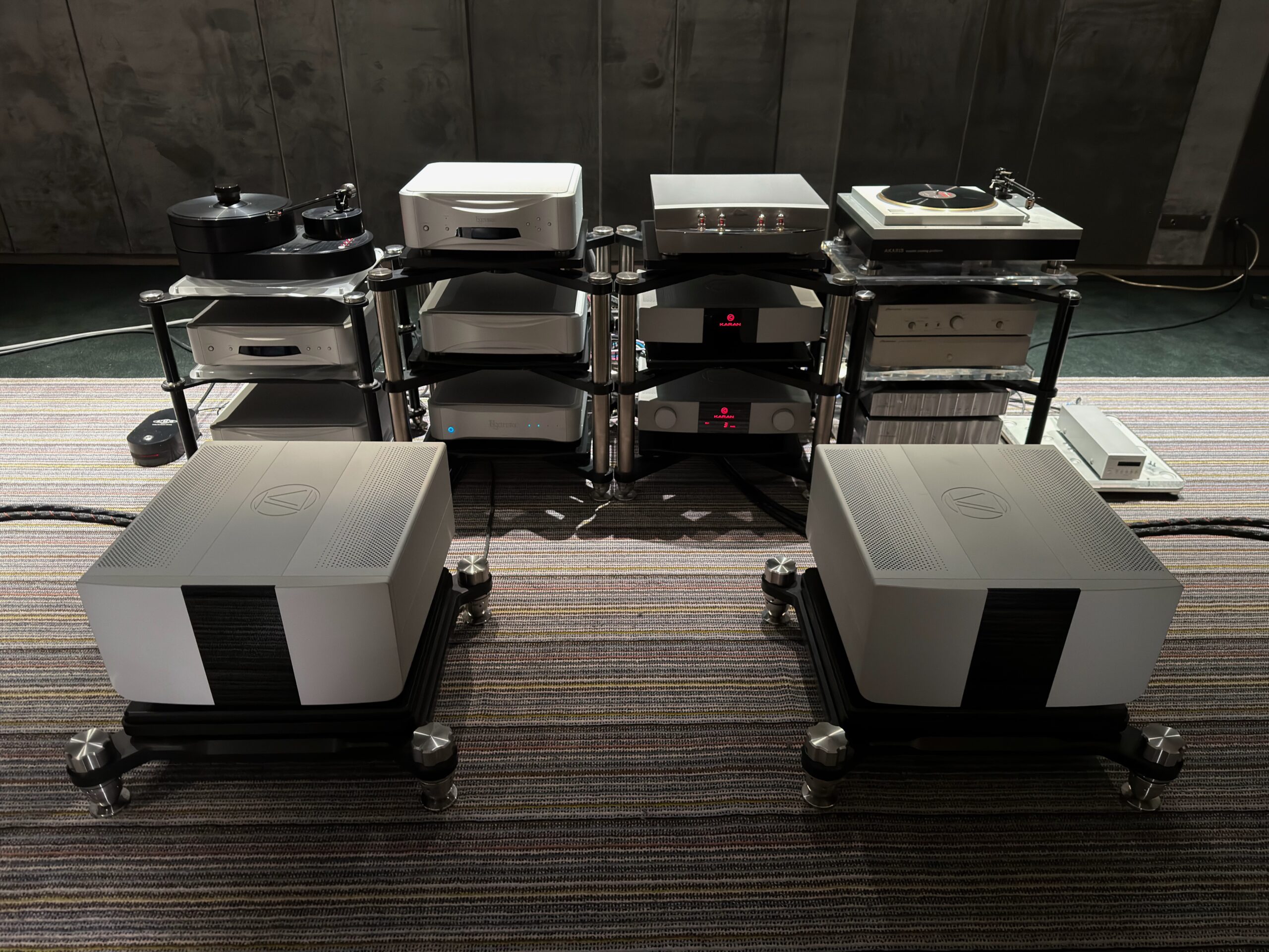 ZELLATON + KARAN ACOUSTICS + SCHNERZINGER + DS AUDIO + ESOTERIC